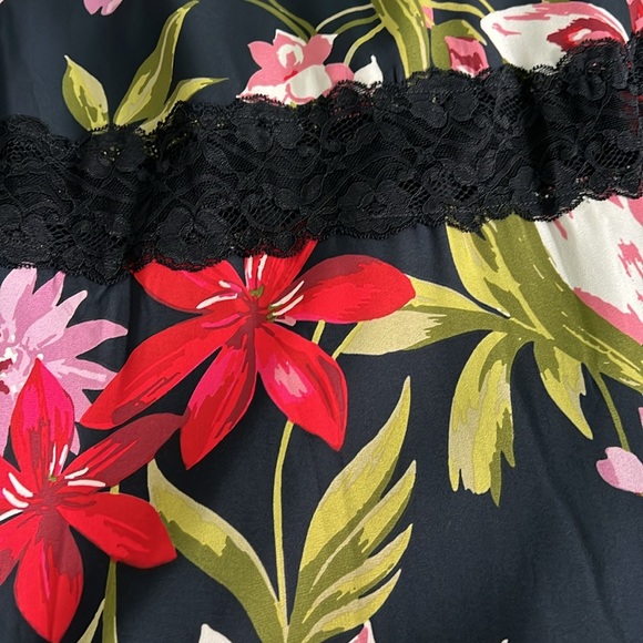 Lace Trim Maxi Dress - Picture 16 of 17